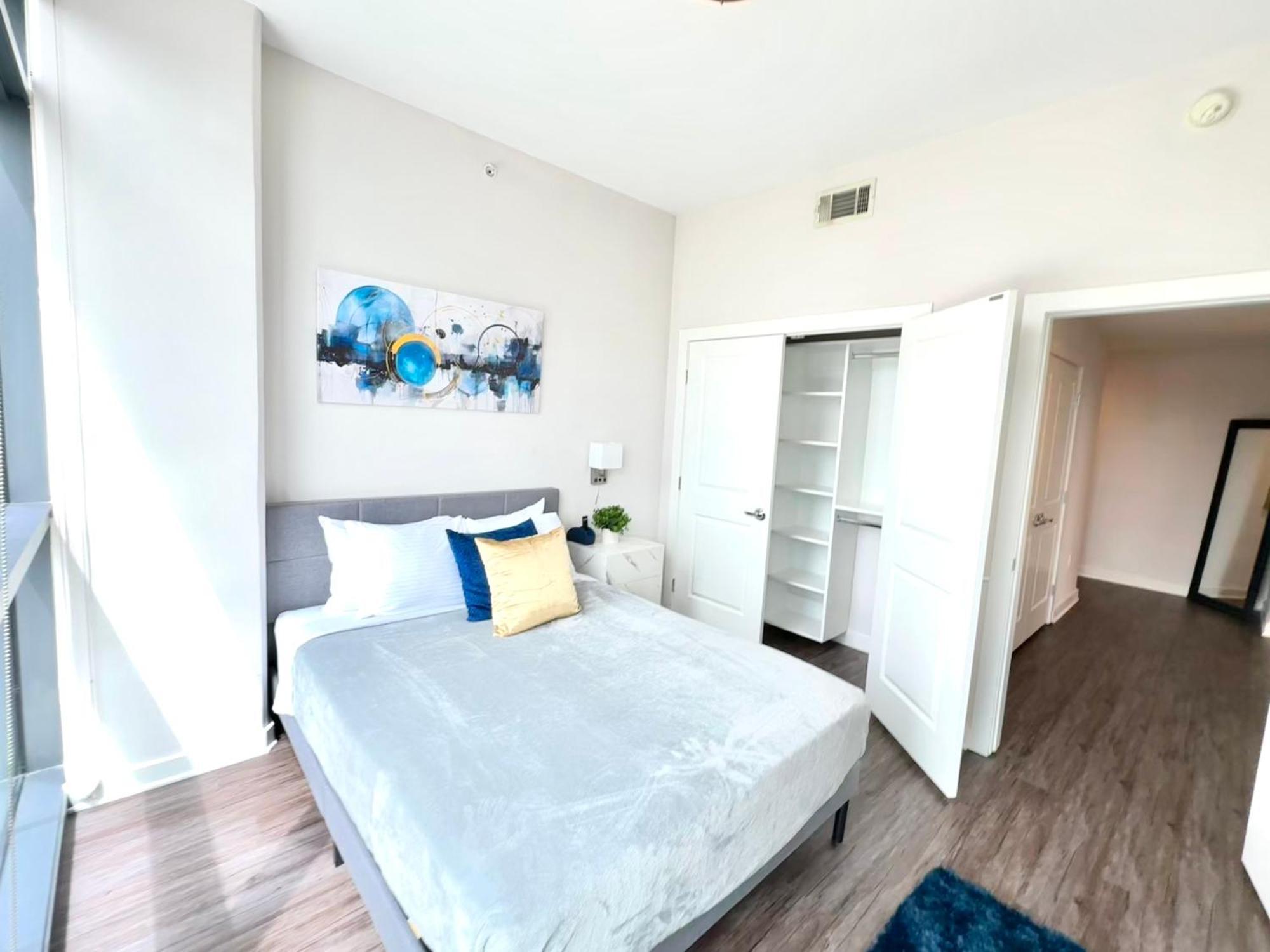 Skyline Retreat Penthouse, Floor, Year Round Pool, View! Atlanta